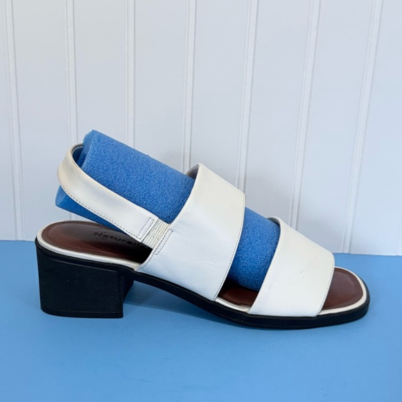 Naturalizer Black and White Sandals with Straps Size 9 - Picture 5 of 12